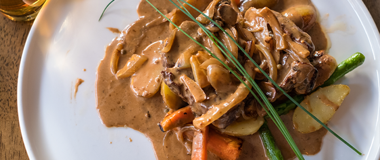 Mo: Schweinebraten mit Bratkartoffeln